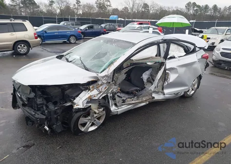 2013 Hyundai Elantra Gls z USA, uszkodzony, nr VIN 5NPDH4AE8DH272672